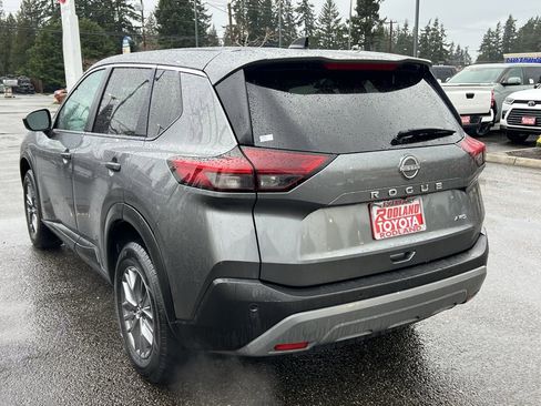 Used 2023 Nissan Rogue S image 9