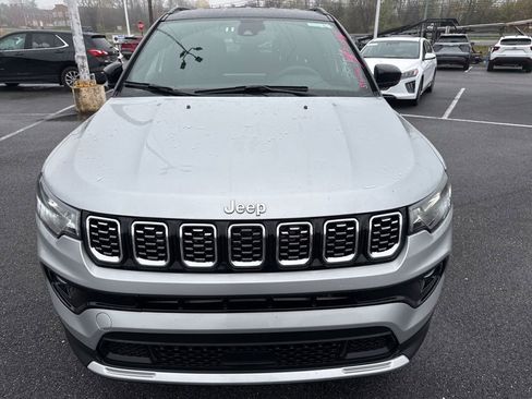 Used 2025 Jeep Compass Limited image 8