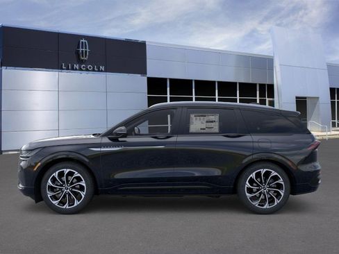 New 2026 Lincoln Nautilus Reserve image 3