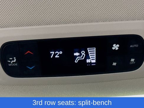 Used 2023 Chrysler Pacifica Touring-L image 32