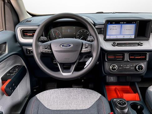 Used 2024 Ford Maverick XLT image 4