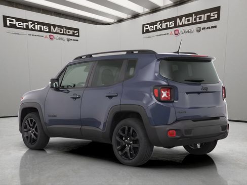 Used 2023 Jeep Renegade Altitude w/ Convenience Group I AWD/4WD image 3