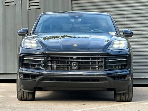 Used 2025 Porsche Cayenne image 11