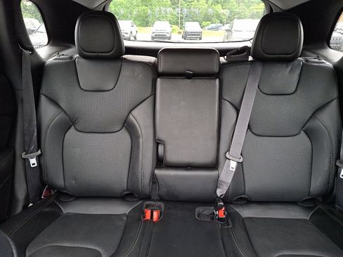 Used 2022 Jeep Cherokee Limited w/ Mopar Interior Package image 19