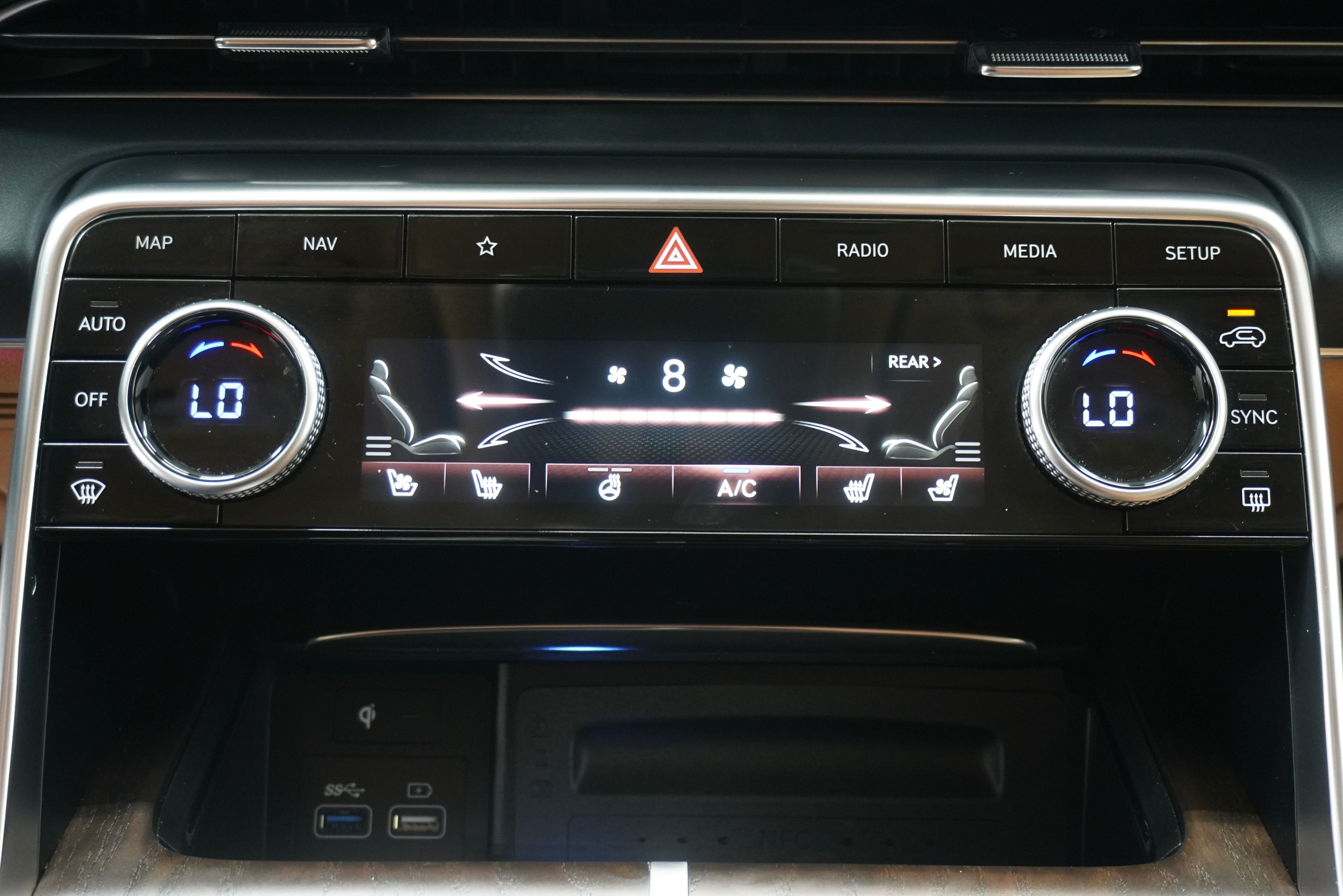 Used 2021 Genesis GV80 2.5T w/ Prestige Package 04 AWD/4WD image 25