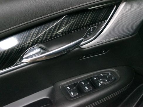 Used 2021 Cadillac XT6 Premium Luxury AWD/4WD image 13