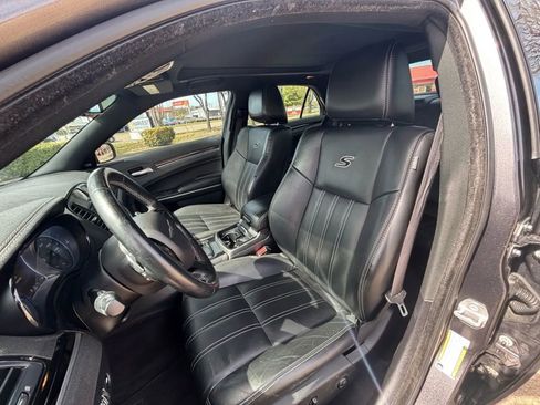 Used 2018 Chrysler 300 S AWD/4WD image 14