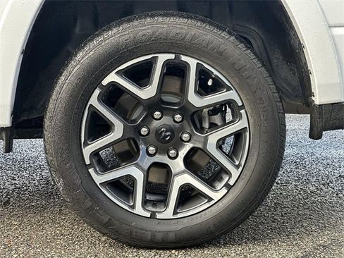 Used 2025 RAM 1500 Laramie image 32