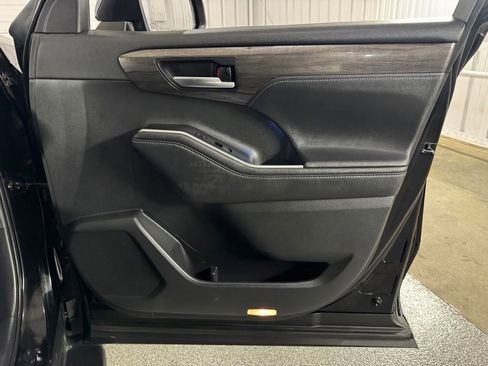 Used 2020 Toyota Highlander Limited AWD/4WD image 57