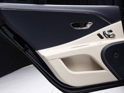 Used 2021 Bentley Flying Spur W12 image 49