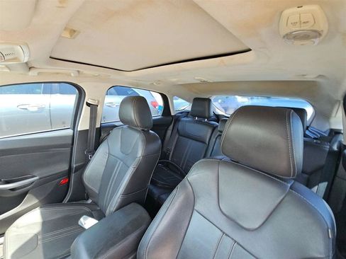 Used 2014 Ford Focus Titanium FWD image 20