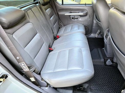 Used 2002 Ford Explorer Sport Trac 2WD image 16