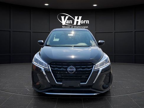 New 2025 Nissan Kicks Play S image 9