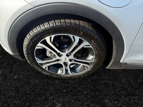 Used 2019 Chevrolet Bolt Premier w/ Infotainment Package image 9