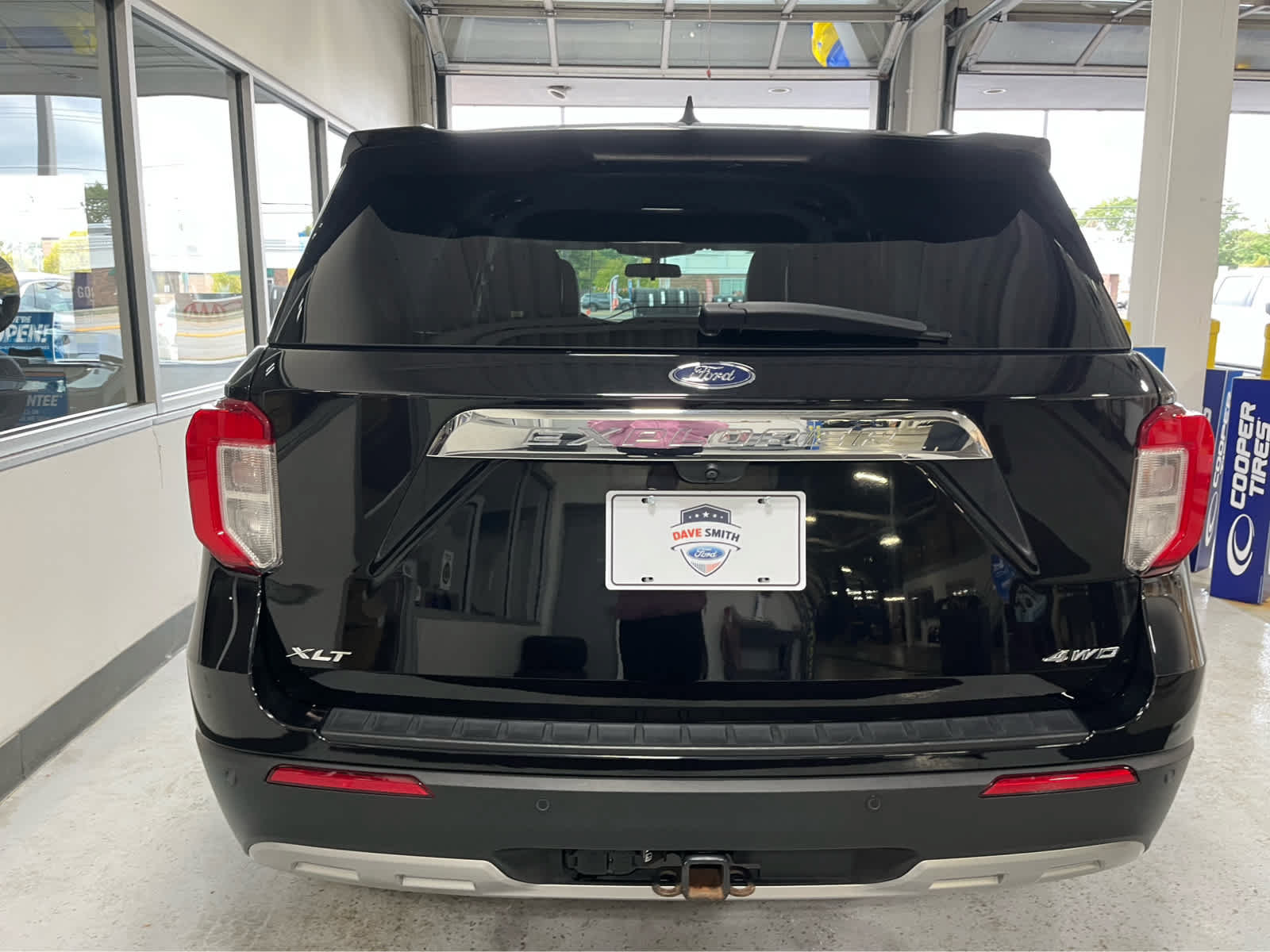 Certified 2023 Ford Explorer XLT w/ Equipment Group 202A AWD/4WD image 6