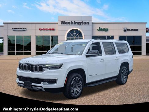 Used 2024 Jeep Wagoneer L Series II RWD image 1