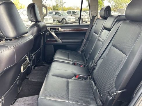 Used 2014 Lexus GX 460 Luxury image 18