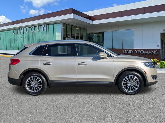 Used 2017 Lincoln MKX Select w/ Select Plus Package FWD image 3