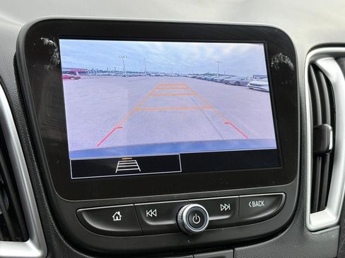 Used 2025 Chevrolet Malibu LT FWD image 22