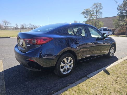 Used 2018 MAZDA MAZDA3 Sport image 5