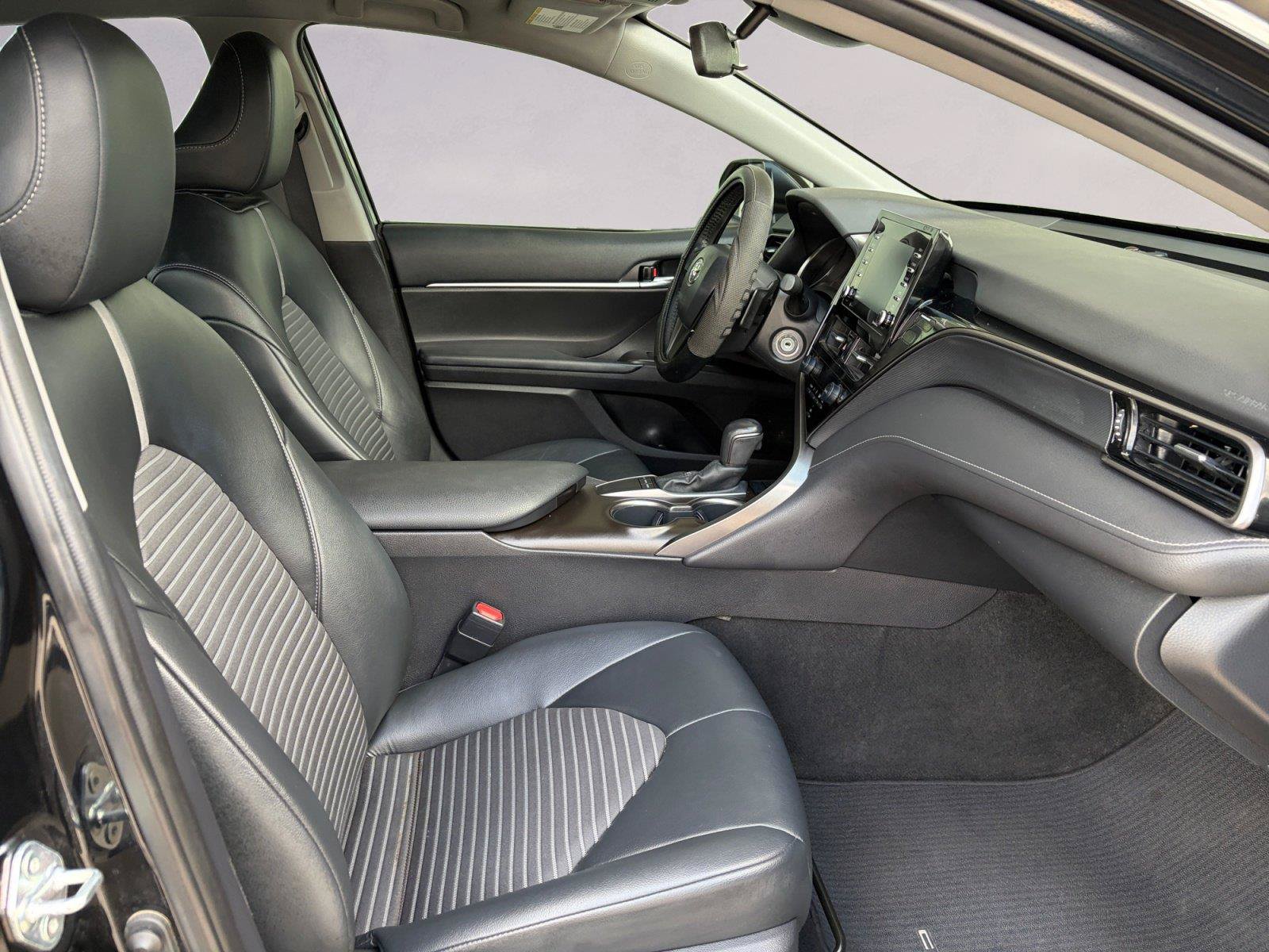 Used 2022 Toyota Camry SE FWD image 15
