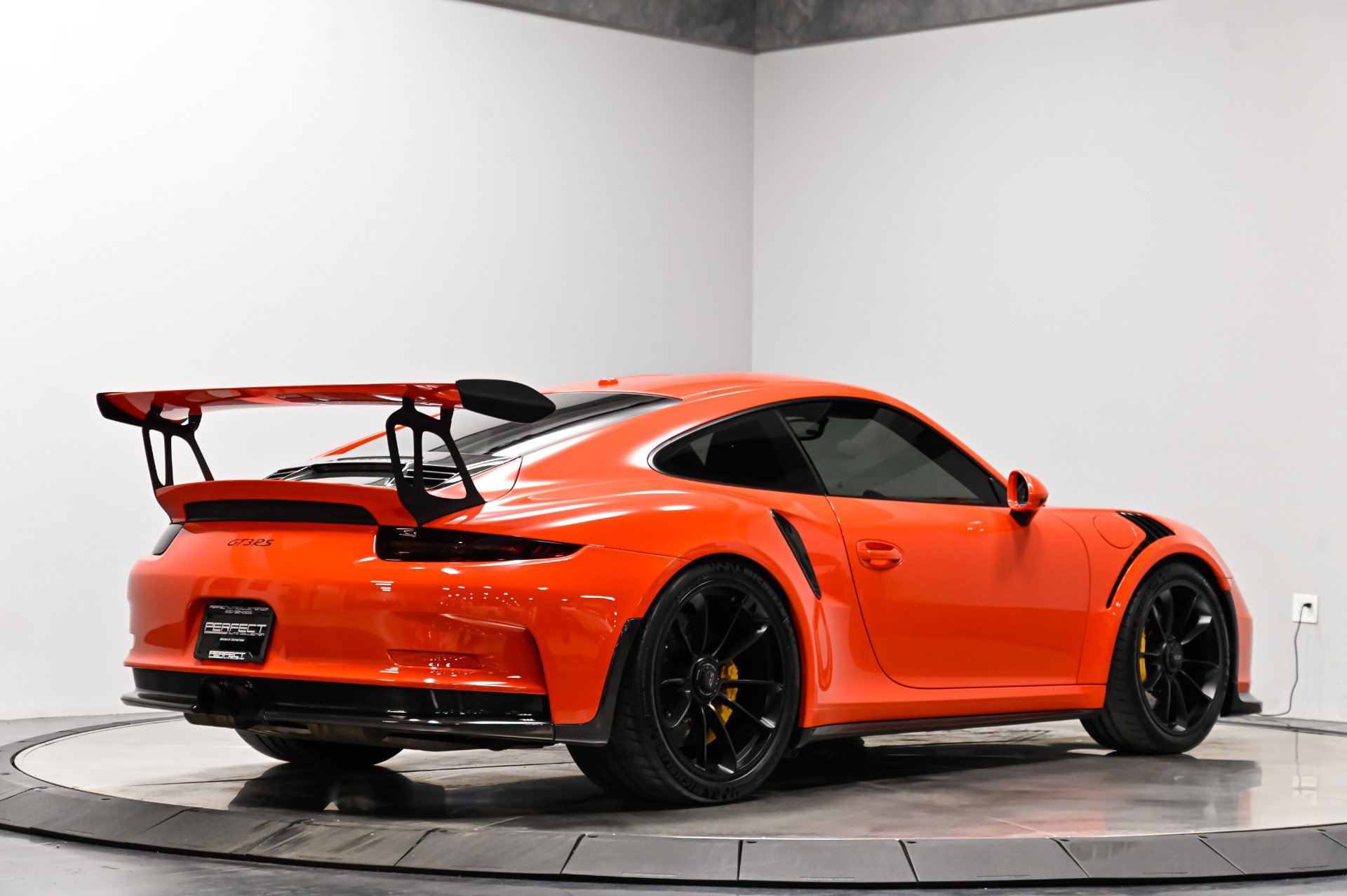 Used 2016 Porsche 911 GT3 RS RWD image 36