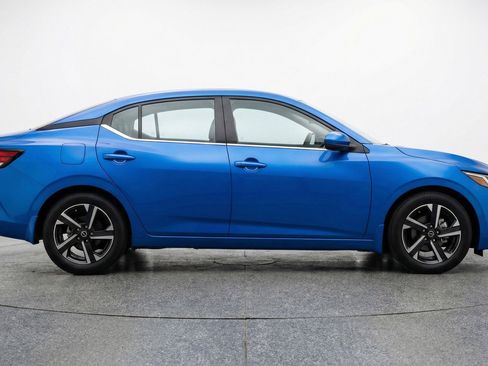 Used 2025 Nissan Sentra SV image 11
