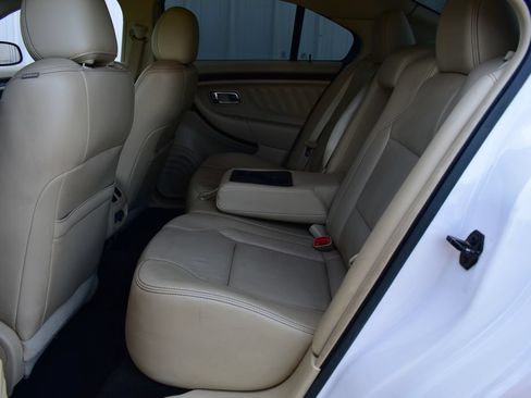 Used 2017 Ford Taurus Limited FWD image 21