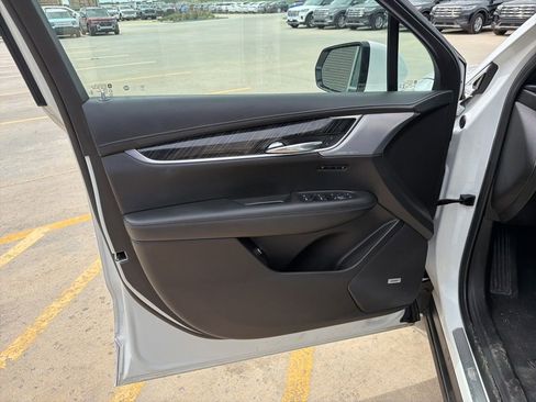Used 2023 Cadillac XT6 Premium Luxury AWD/4WD image 11