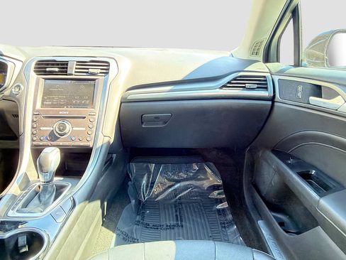 Used 2016 Ford Fusion Titanium image 17