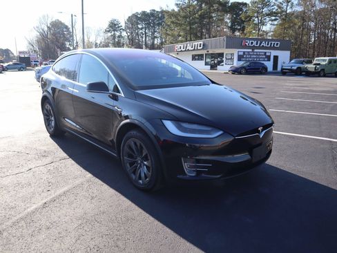 Used 2018 Tesla Model X 100D image 15
