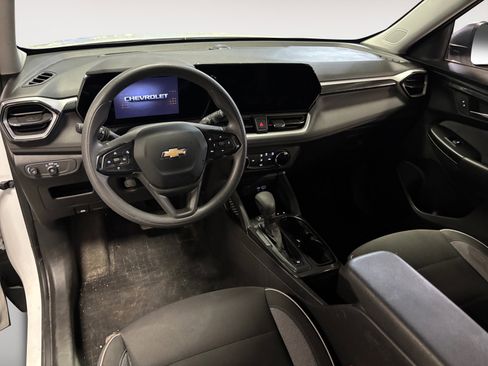 Used 2024 Chevrolet TrailBlazer LS w/ LS Convenience Package image 10