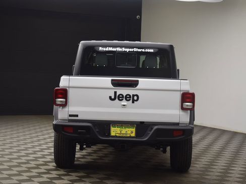 New 2026 Jeep Gladiator Sport image 12