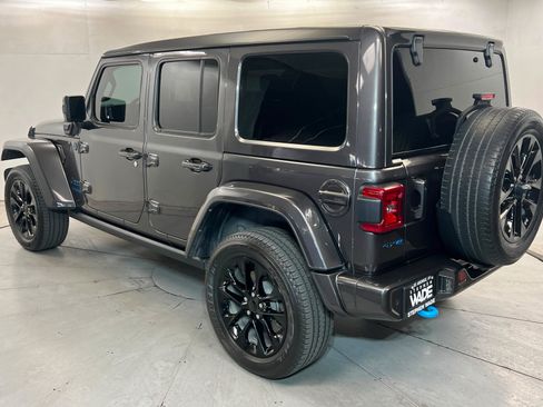 Used 2021 Jeep Wrangler Unlimited Sahara AWD/4WD image 3