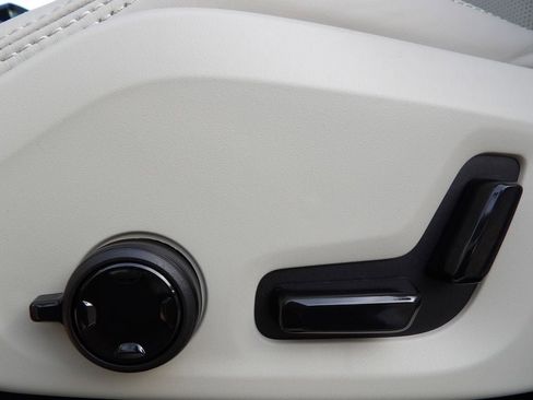 New 2026 Volvo XC60 B5 Ultra w/ Protection Package Premier image 15