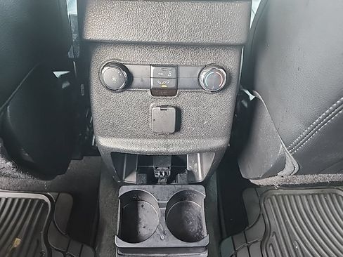 Used 2017 Ford Explorer XLT w/ Equipment Group 202A AWD/4WD image 25