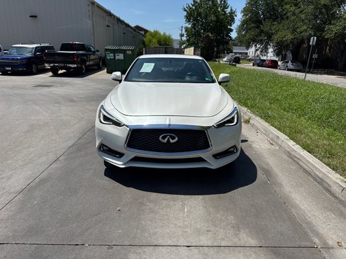 Used 2017 INFINITI Q60 2.0t w/ Premium Plus Package 2.0T image 5