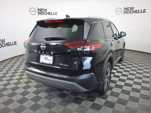 Used 2023 Nissan Rogue SV w/ SV Premium B Package image 6