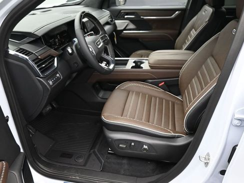 New 2026 GMC Acadia Denali Ultimate w/ LPO, Floor Liner Package image 9