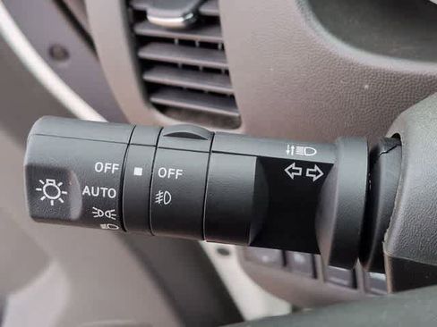 Used 2018 Nissan Frontier PRO-4X image 28