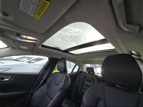 Used 2025 Volvo S60 B5 Core image 11