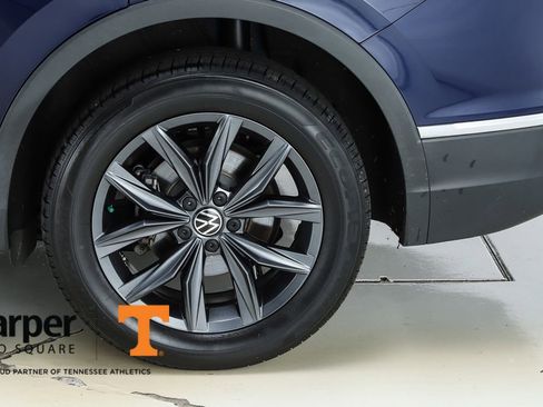 Used 2023 Volkswagen Tiguan SE image 6