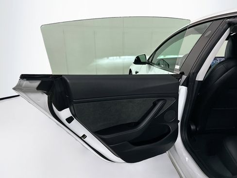 Used 2021 Tesla Model 3 Standard Range Plus image 24