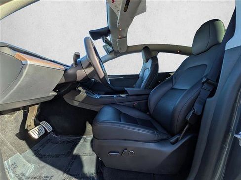 Used 2023 Tesla Model Y Performance image 15