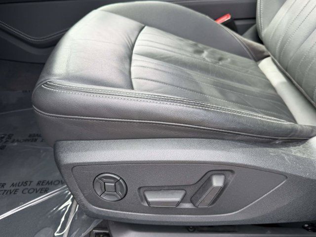 Used 2019 Audi A6 3.0T Premium Plus w/ Premium Plus Package AWD/4WD image 16