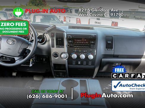 Used 2013 Toyota Tundra 4x4 CrewMax w/ Tow Pkg image 17
