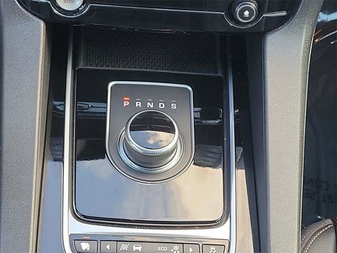 Used 2017 Jaguar F-PACE Prestige image 20