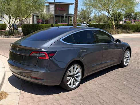 Used 2018 Tesla Model 3 Long Range RWD image 3