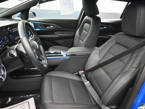 Used 2024 Chevrolet Equinox EV LT image 23