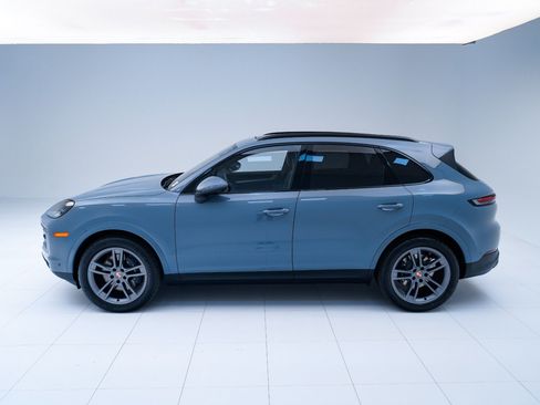 Used 2026 Porsche Cayenne AWD/4WD image 2